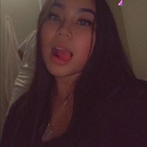 Meet your Posher, Ella francesca